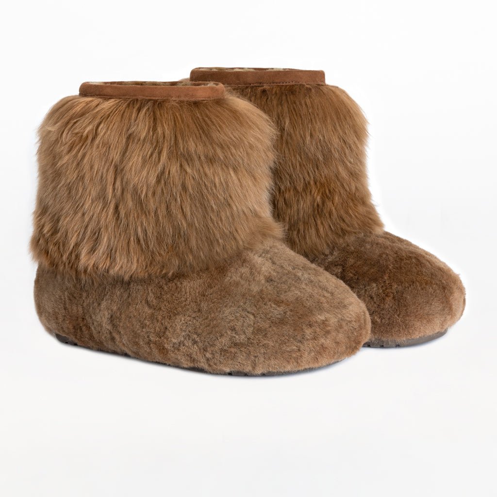 Alpaca Fur Boots in color Camel