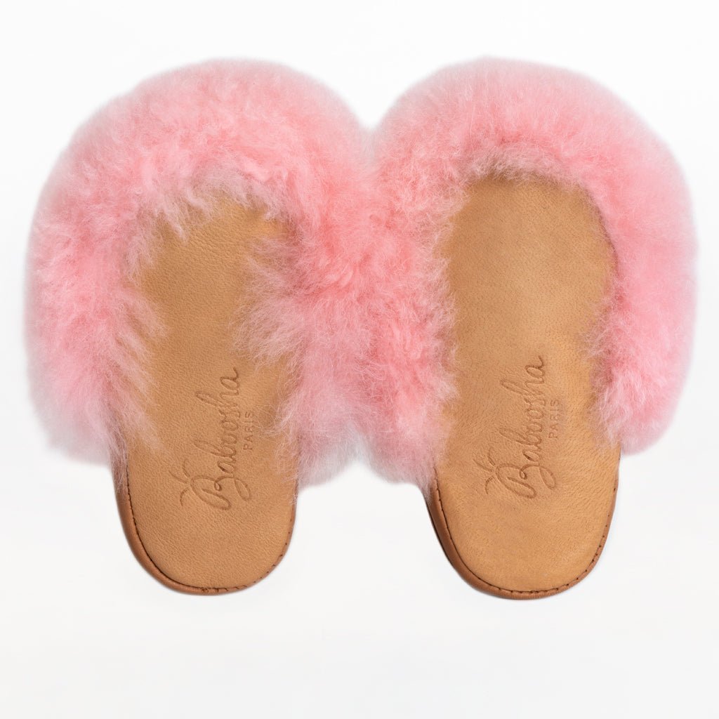 Alpaca fur slippers for baby in color Pink.