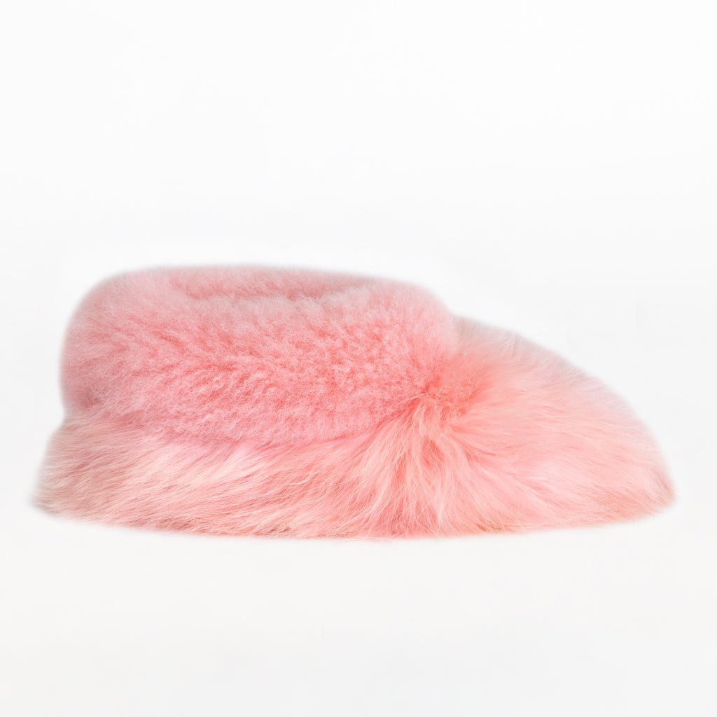 Kids Swirl alpaca fur slippers color pink Leather outsole. Ethical alpaca fur slippers for toddlers. Made in Peru Suri fur.