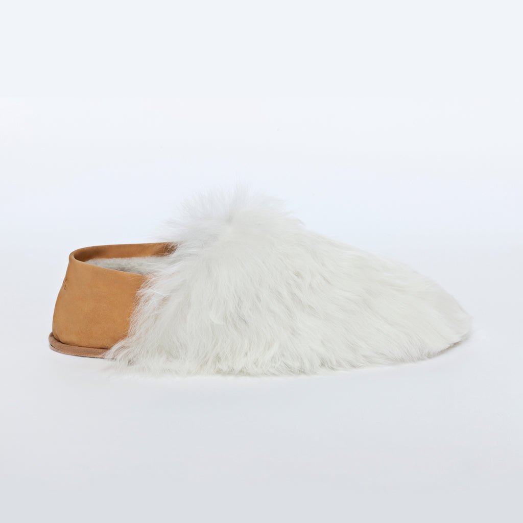 Pearl White Express. Ethical Alpaca fur luxury slippers. Leather soles. Sheepskin interior. Made in Peru. Animal cruelty free