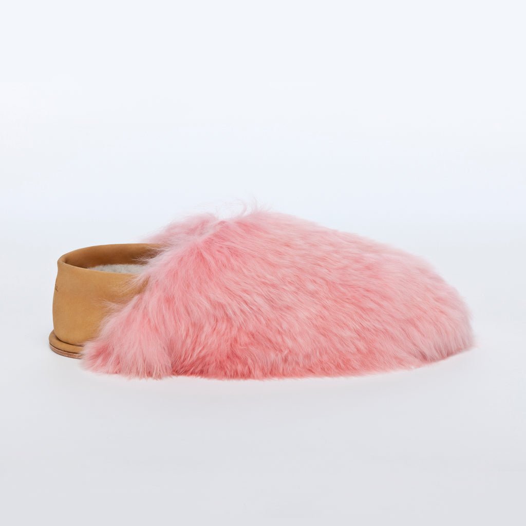 Pink Express. Ethical Alpaca fur luxury slippers. Leather soles. Sheepskin interior. Made in Peru. Animal cruelty free.