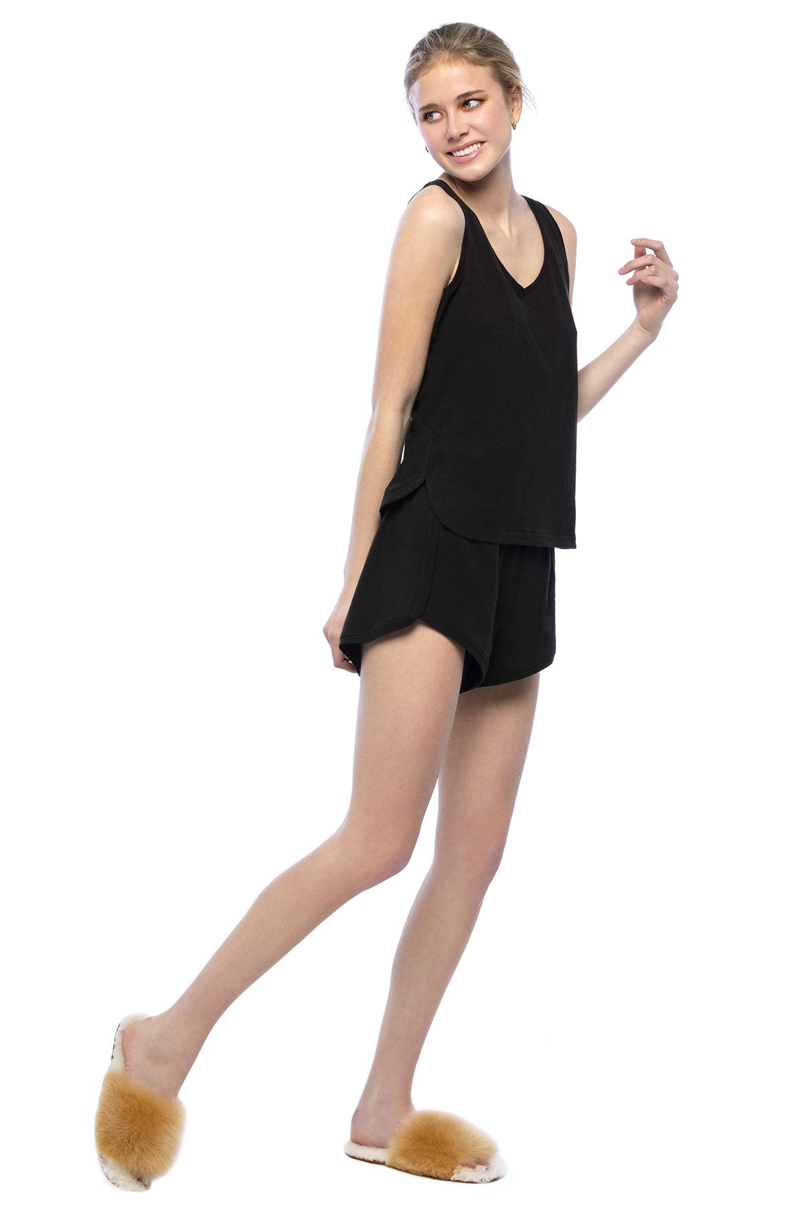 Tank Top in Black. Mercerised Peruvian pima cotton loungewear apparel. Designed in paris.