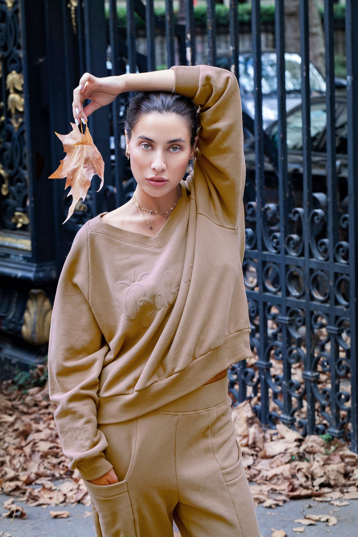 Oversized V Neck Sweatshirt Dune beige, Peruvian pima cotton. French terry. Baboosha Paris loungewear apparel. Made in Peru.